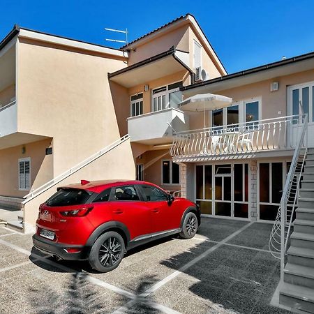 Apartment Kate-Few Minutes From Beach Makarska Exterior photo