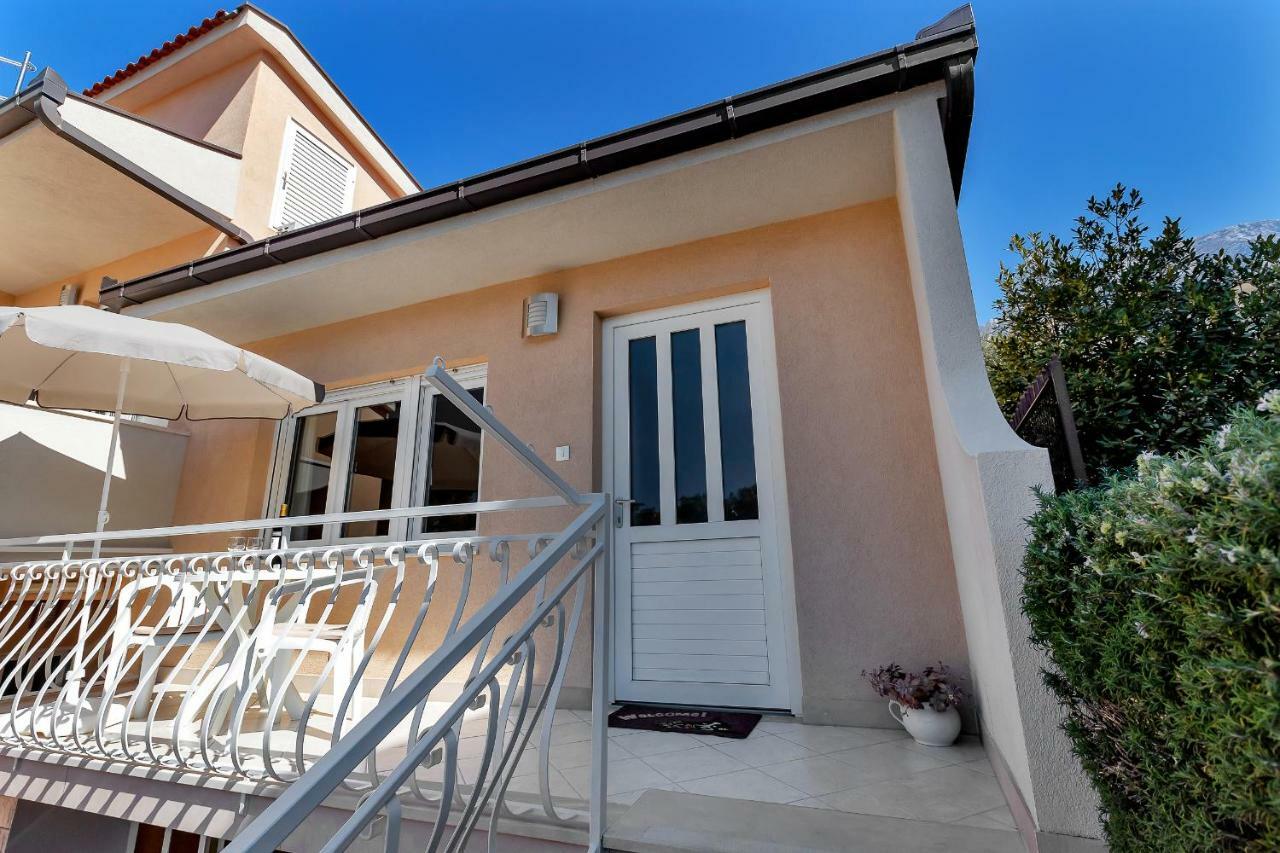 Apartment Kate-Few Minutes From Beach Makarska Exterior photo